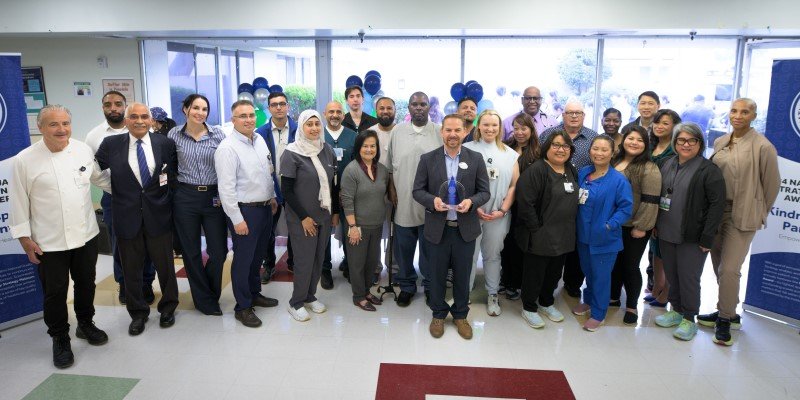 Kindred Hospital Paramount staff receiving NQS award